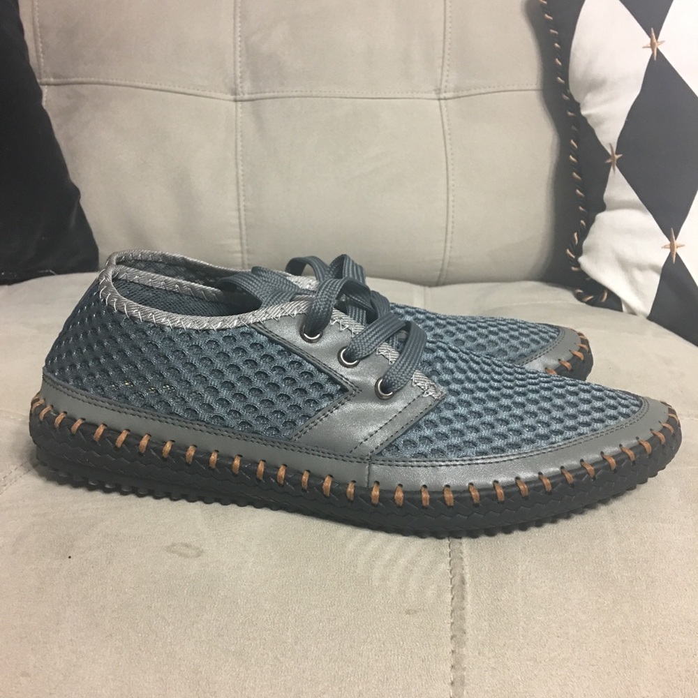 Shoes - Picture 5 of 7